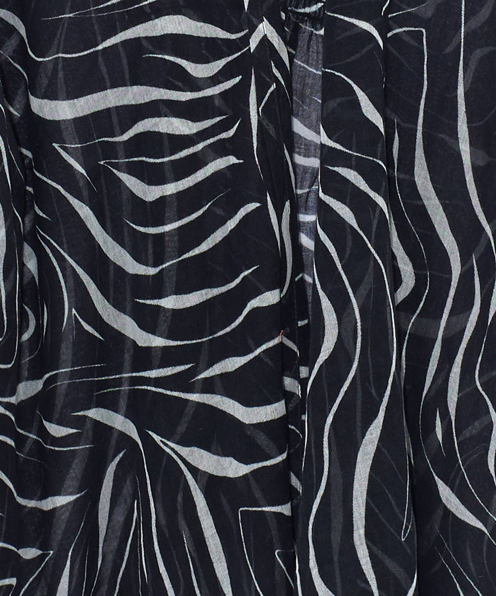 Zebra Duster in color Black