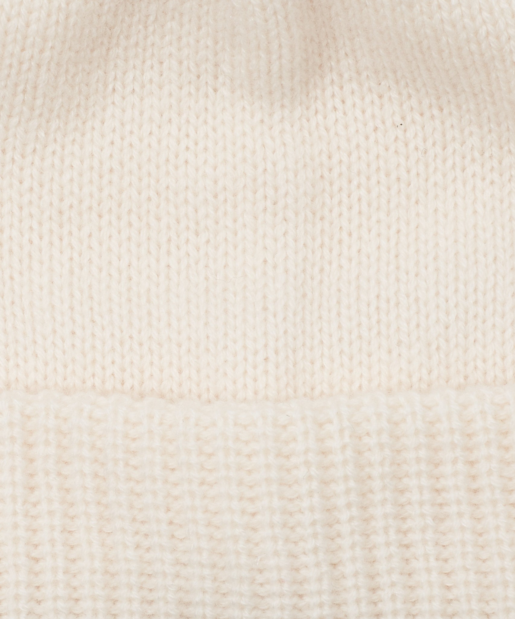 Wool/Cashmere Lofty Beanie in color Cream